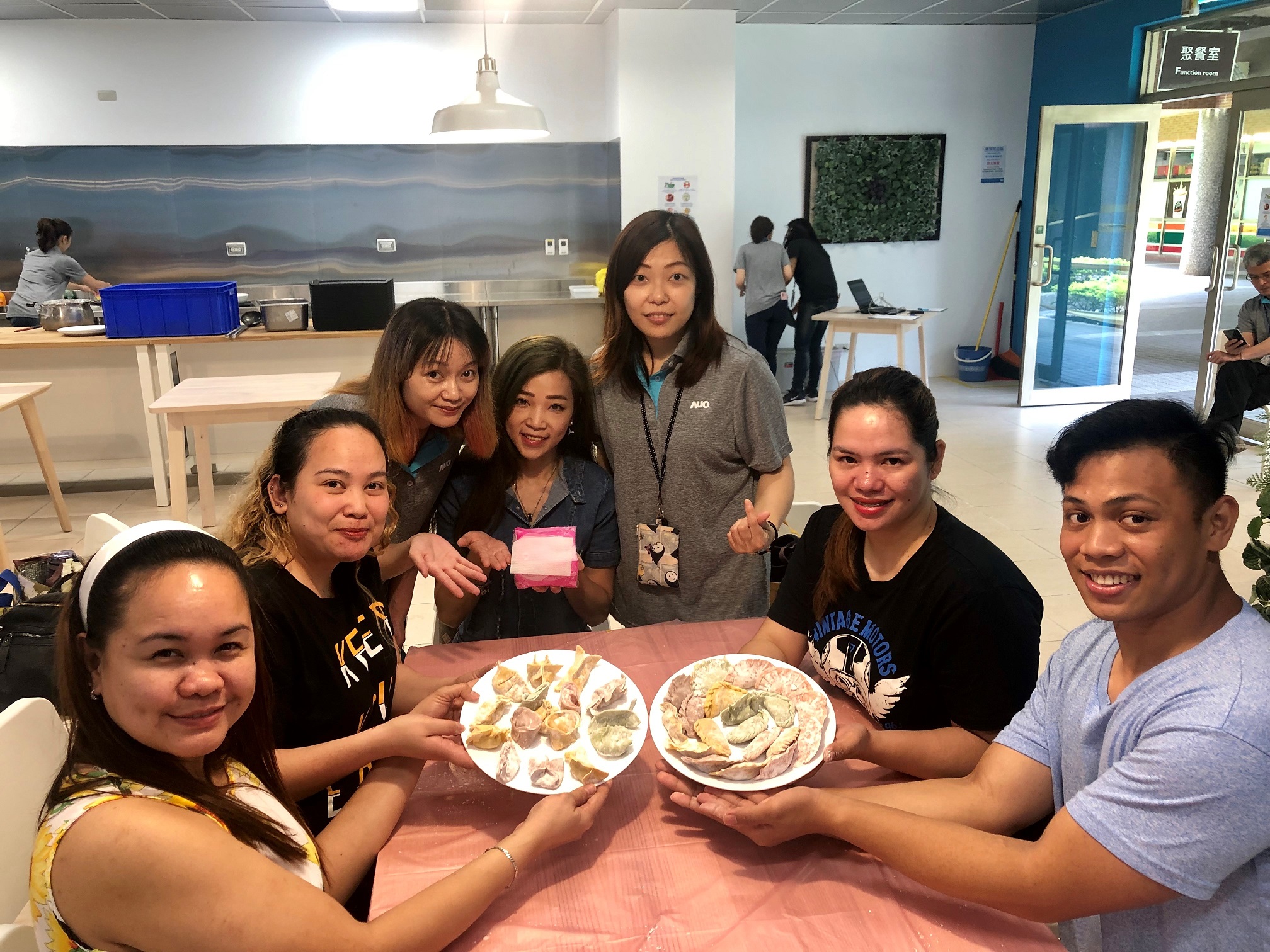 PT视讯(中国区)官网將DEI理念貫徹到企業文化和實踐，舉辦如台菲廚藝交流等活動，讓同仁了解彼此文化差異、培養情感